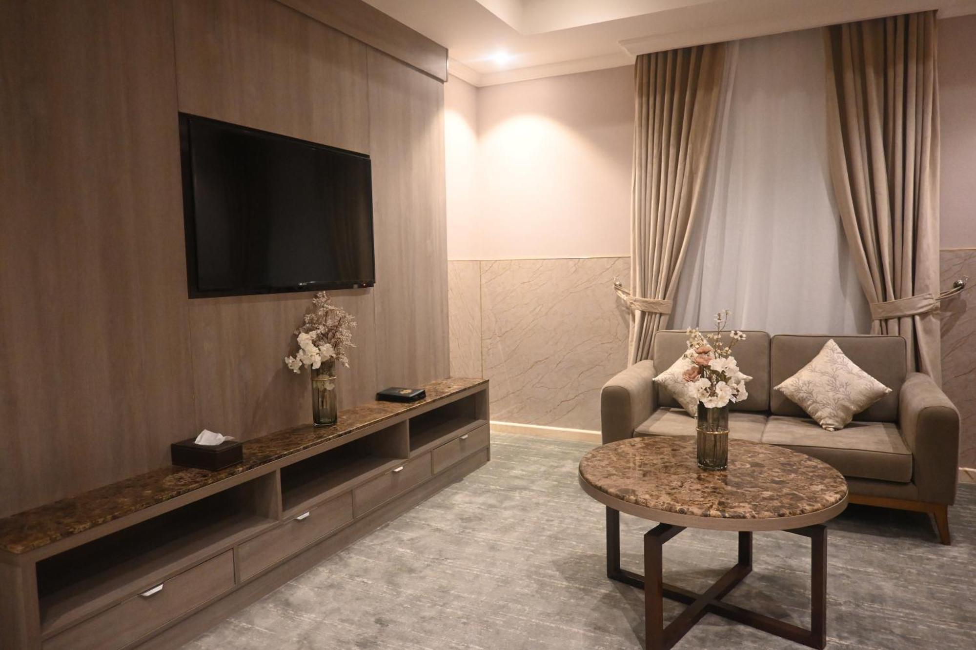 Nars Al Basateen Apartment